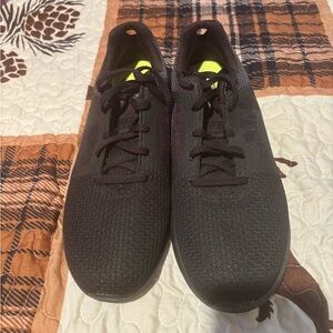 NWOT Women’s Skechers Black Athletic Sneakers Sz 9.5